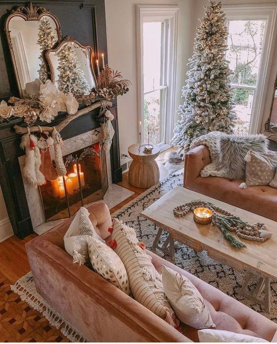 Comfortably Festive: A Practical Guide to Christmas Living Room Decorating for 2026