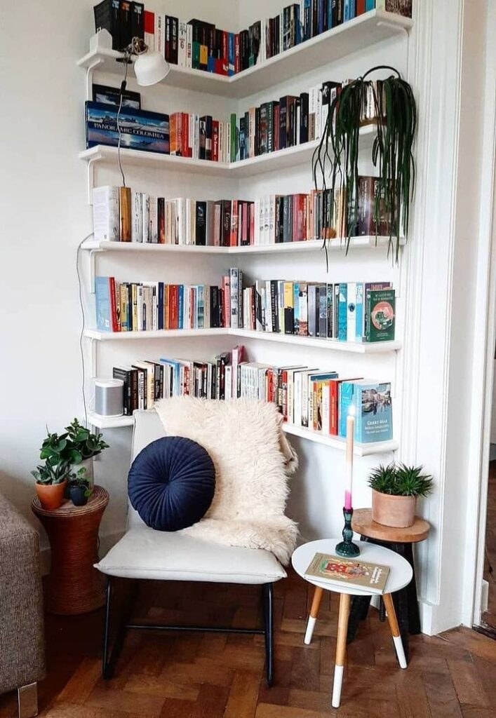 Cozy Reading Nook with Compact Seating