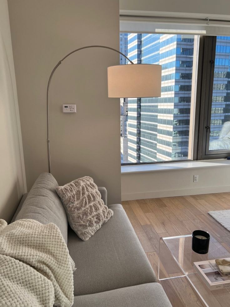 Compact Home Office That Fits a Corner