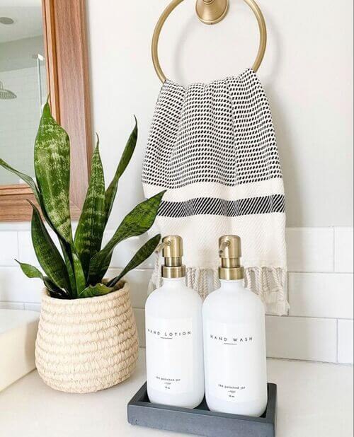 Serene Minimal Counter Styling