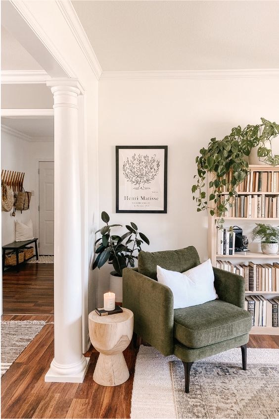 Finish Like a Pro: Rugs, Scale, and Carefully Curated Decor