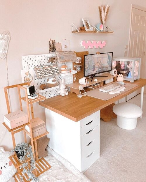 White and Wood Desk Harmony