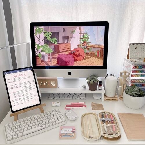 Streamlined Cozy Desk Styling