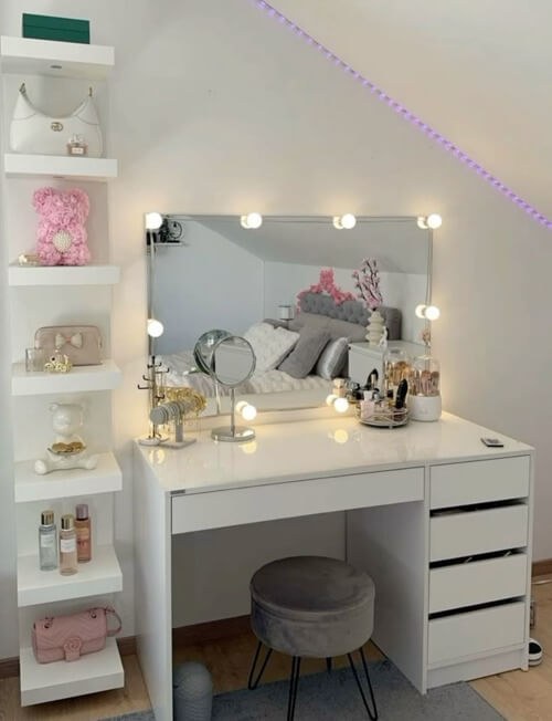 Glam Halo Mirror with Curated Essentials