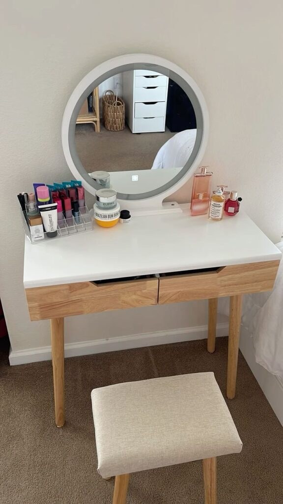 Petite Glam Vanity Nook
