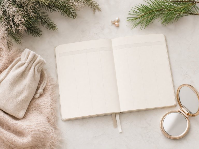 A Simple Holiday Beauty Routine Calendar: Calm, Clean, and Celebratory