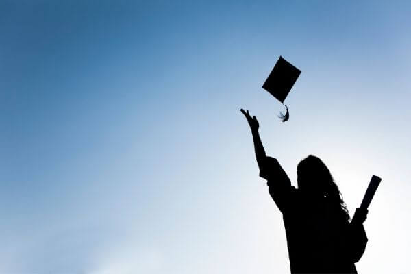 Should Parents Pay for College? A Practical Guide to Decisions, Trade-offs, and Planning