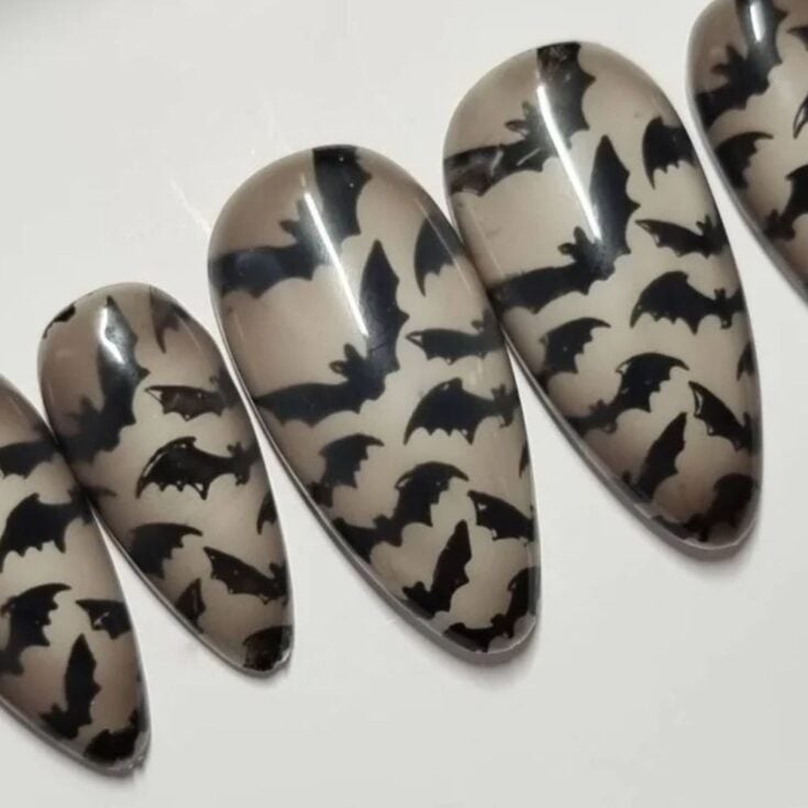 Cozy & Minimal: Subtle Autumn-Inspired Manicures